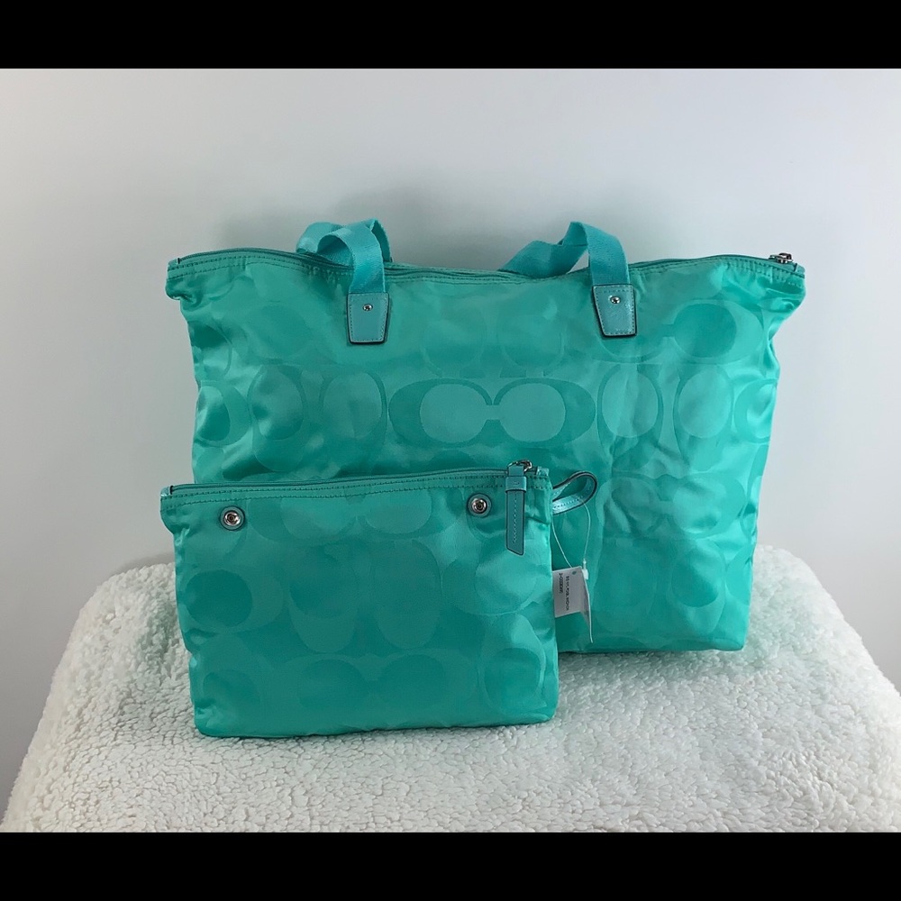 NWT Coach Packable Weekender Tote Bag F773… - Picture 2 of 9